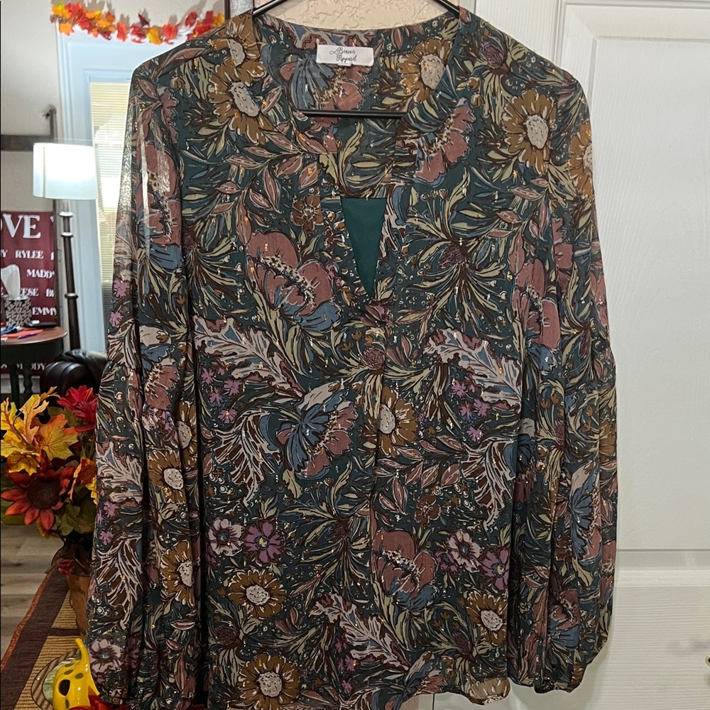 NWOT Beacon Apparel L Multicolor Floral Blouse